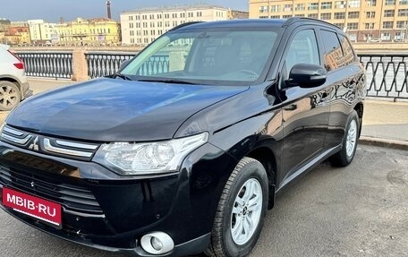 Mitsubishi Outlander III рестайлинг 3, 2012 год, 1 150 000 рублей, 1 фотография