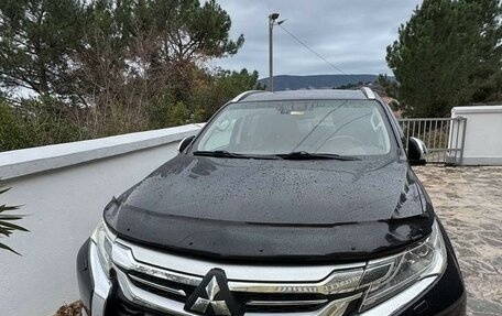 Mitsubishi Pajero Sport III рестайлинг, 2017 год, 2 600 000 рублей, 2 фотография