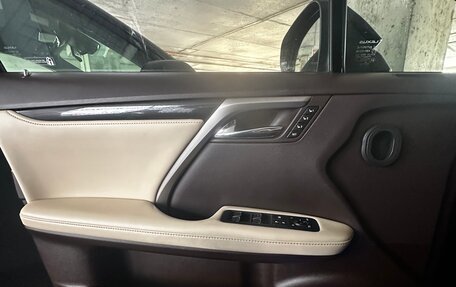 Lexus RX IV рестайлинг, 2020 год, 5 700 000 рублей, 26 фотография