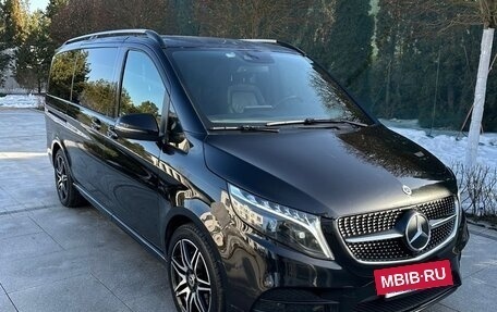 Mercedes-Benz V-Класс, 2023 год, 8 600 000 рублей, 2 фотография