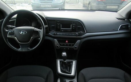 Hyundai Elantra VI рестайлинг, 2017 год, 1 370 000 рублей, 12 фотография
