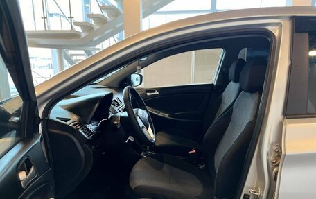 Hyundai Solaris II рестайлинг, 2012 год, 690 000 рублей, 16 фотография