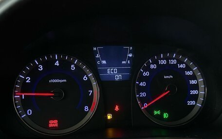 Hyundai Solaris II рестайлинг, 2011 год, 799 000 рублей, 14 фотография