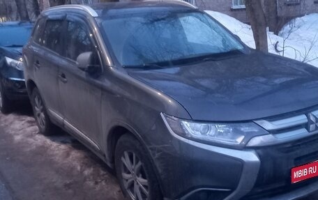 Mitsubishi Outlander III рестайлинг 3, 2018 год, 1 850 000 рублей, 1 фотография