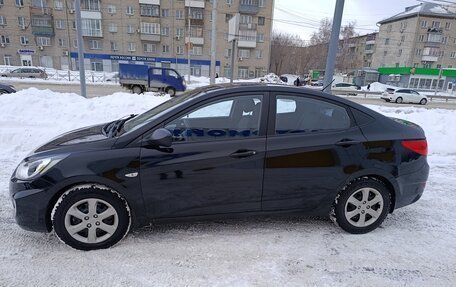 Hyundai Solaris II рестайлинг, 2013 год, 600 000 рублей, 4 фотография