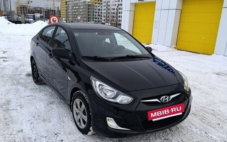 Hyundai Solaris II рестайлинг, 2013 год, 600 000 рублей, 2 фотография