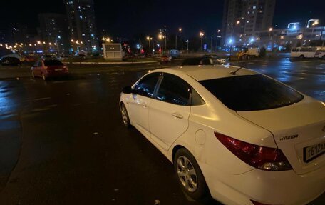 Hyundai Solaris II рестайлинг, 2012 год, 580 000 рублей, 2 фотография