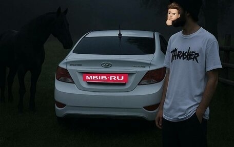 Hyundai Solaris II рестайлинг, 2012 год, 580 000 рублей, 3 фотография