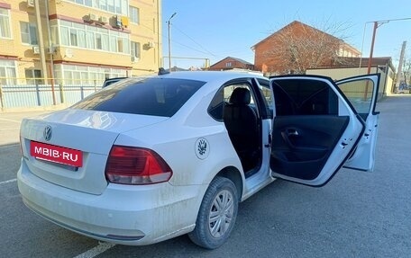 Volkswagen Polo VI (EU Market), 2017 год, 900 000 рублей, 2 фотография