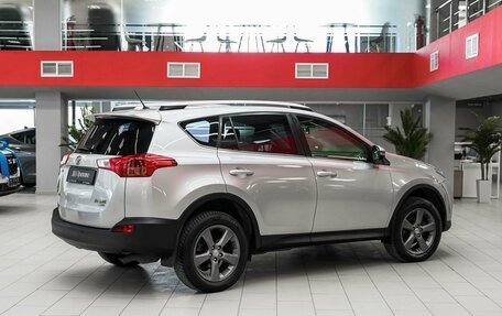 Toyota RAV4, 2015 год, 1 950 000 рублей, 2 фотография