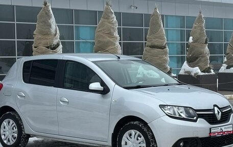 Renault Sandero II рестайлинг, 2015 год, 655 000 рублей, 1 фотография