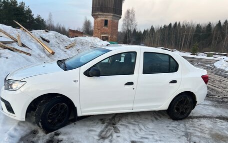 Renault Logan II, 2020 год, 590 000 рублей, 2 фотография