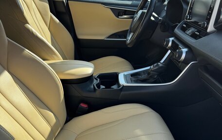 Toyota RAV4, 2020 год, 3 450 000 рублей, 9 фотография