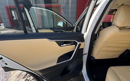 Toyota RAV4, 2020 год, 3 450 000 рублей, 8 фотография