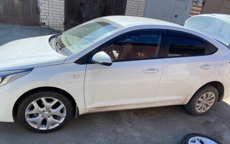 Hyundai Solaris II рестайлинг, 2017 год, 1 300 000 рублей, 4 фотография