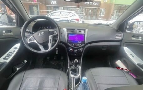 Hyundai Solaris II рестайлинг, 2013 год, 870 000 рублей, 9 фотография