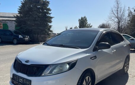 KIA Rio III рестайлинг, 2013 год, 700 000 рублей, 2 фотография