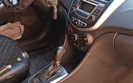 Hyundai Solaris II рестайлинг, 2016 год, 1 000 000 рублей, 2 фотография