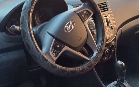 Hyundai Solaris II рестайлинг, 2016 год, 1 000 000 рублей, 11 фотография