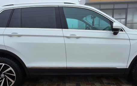Volkswagen Tiguan II, 2018 год, 2 550 000 рублей, 4 фотография