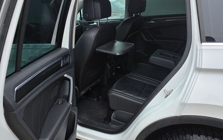 Volkswagen Tiguan II, 2018 год, 2 550 000 рублей, 6 фотография