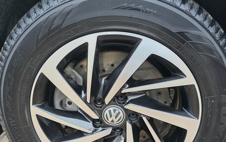 Volkswagen Tiguan II, 2018 год, 2 550 000 рублей, 13 фотография