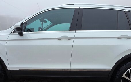 Volkswagen Tiguan II, 2018 год, 2 550 000 рублей, 3 фотография