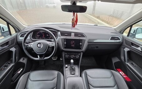 Volkswagen Tiguan II, 2018 год, 2 550 000 рублей, 12 фотография