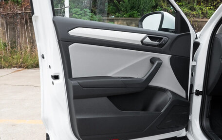 Volkswagen T-Cross I, 2023 год, 1 700 000 рублей, 22 фотография