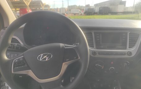 Hyundai Solaris II рестайлинг, 2019 год, 1 600 000 рублей, 15 фотография