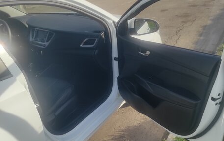 Hyundai Solaris II рестайлинг, 2019 год, 1 600 000 рублей, 10 фотография