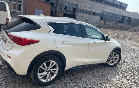 Infiniti QX30, 2016 год, 2 000 000 рублей, 2 фотография