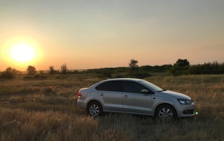 Volkswagen Polo VI (EU Market), 2014 год, 855 000 рублей, 2 фотография