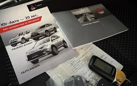 Mitsubishi Outlander III рестайлинг 3, 2017 год, 1 910 000 рублей, 13 фотография