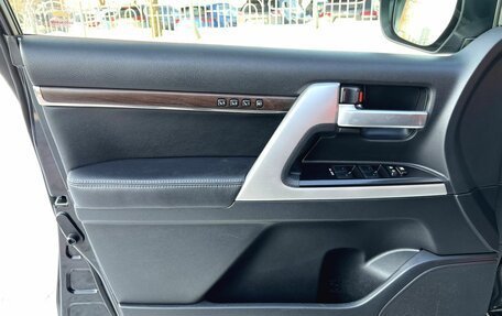 Toyota Land Cruiser 200, 2019 год, 6 600 000 рублей, 12 фотография