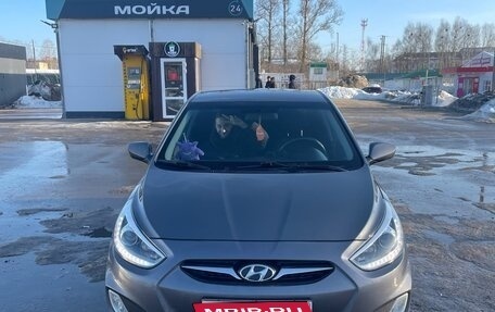 Hyundai Solaris II рестайлинг, 2013 год, 750 000 рублей, 1 фотография