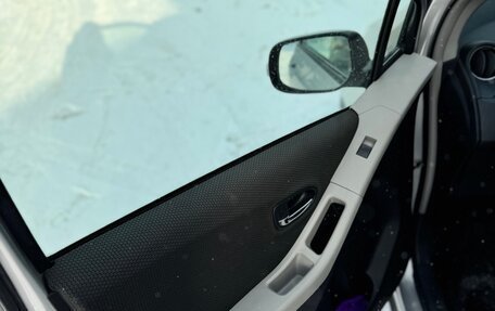 Toyota Vitz, 2010 год, 700 000 рублей, 9 фотография