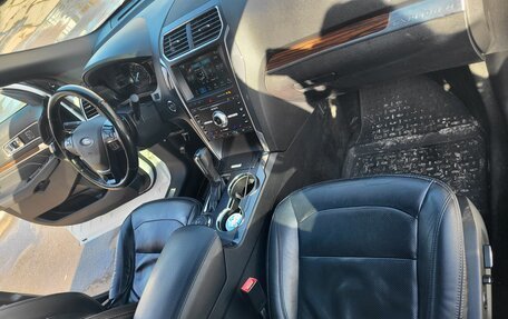 Ford Explorer VI, 2017 год, 3 700 000 рублей, 14 фотография