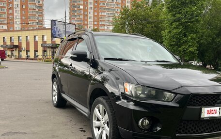 Mitsubishi Outlander III рестайлинг 3, 2011 год, 865 000 рублей, 3 фотография