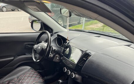 Mitsubishi Outlander III рестайлинг 3, 2011 год, 865 000 рублей, 8 фотография