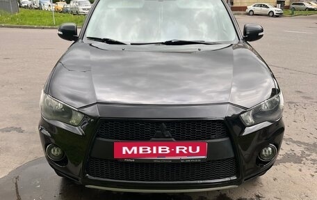 Mitsubishi Outlander III рестайлинг 3, 2011 год, 865 000 рублей, 13 фотография