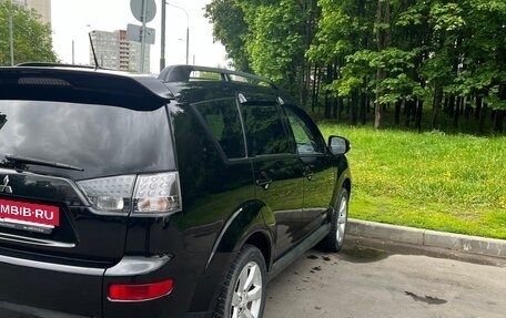Mitsubishi Outlander III рестайлинг 3, 2011 год, 865 000 рублей, 10 фотография
