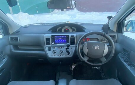 Toyota Raum II, 2005 год, 650 000 рублей, 9 фотография