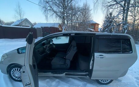 Toyota Raum II, 2005 год, 650 000 рублей, 8 фотография