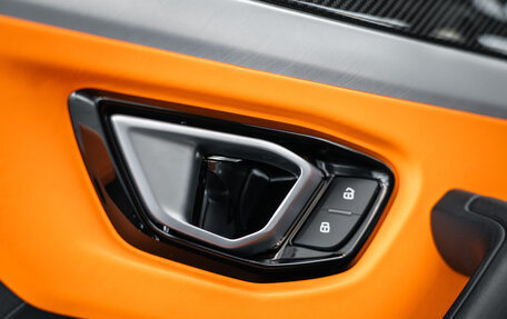 Lamborghini Urus I, 2019 год, 21 000 000 рублей, 24 фотография