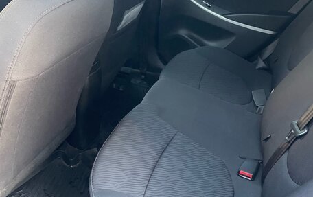 Hyundai Solaris II рестайлинг, 2013 год, 750 000 рублей, 2 фотография