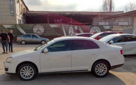Volkswagen Jetta VI, 2009 год, 680 000 рублей, 3 фотография