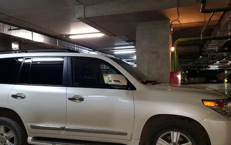 Toyota Land Cruiser 200, 2014 год, 3 900 000 рублей, 7 фотография