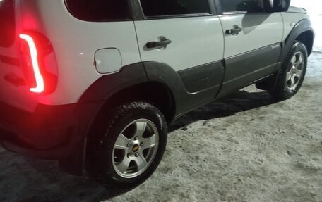 Chevrolet Niva I рестайлинг, 2014 год, 700 000 рублей, 21 фотография