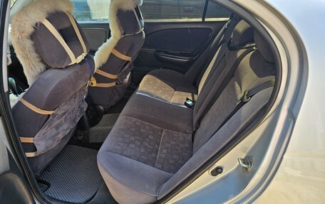 Toyota Avensis III рестайлинг, 2002 год, 420 000 рублей, 3 фотография